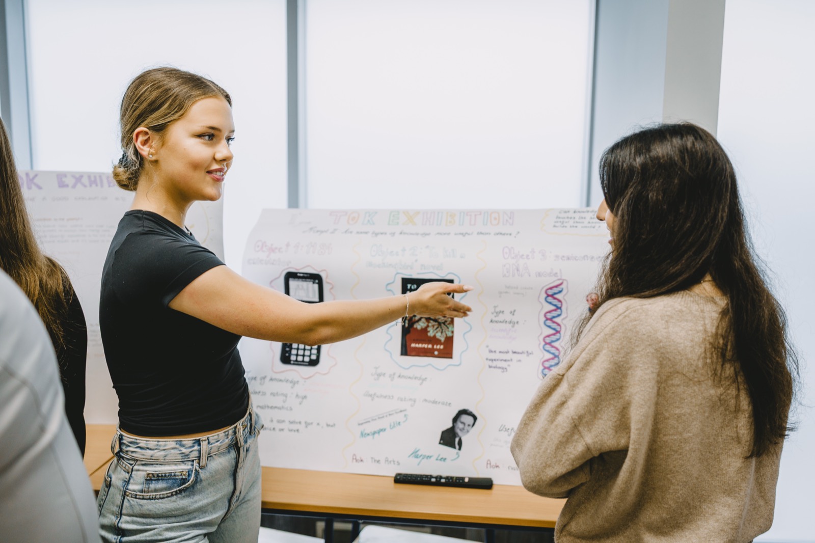 IAS Warsaw student presenting independent research